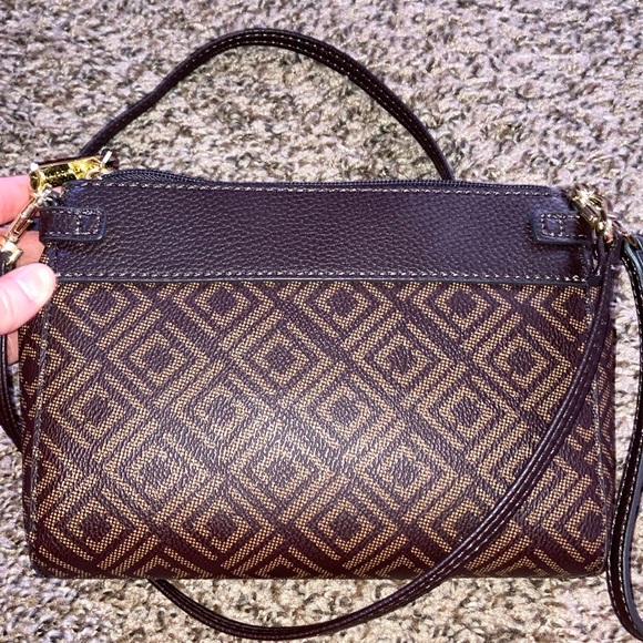 Liz Claiborne Elly Crossbody - Picture 12 of 16